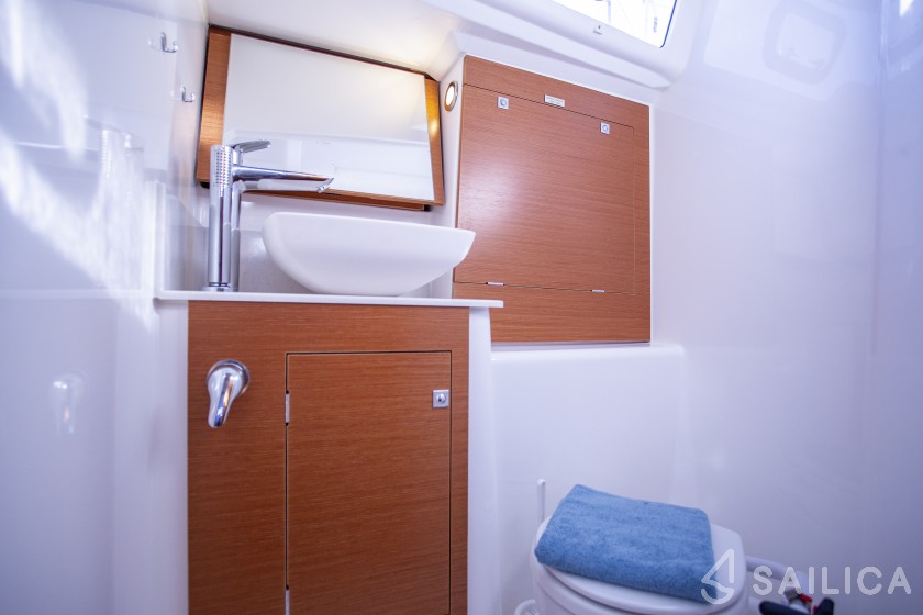 Dufour 382 GL - Yacht Charter Sailica