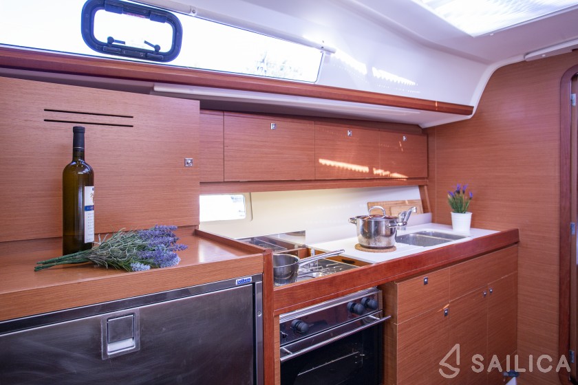 Dufour 382 GL - Yacht Charter Sailica