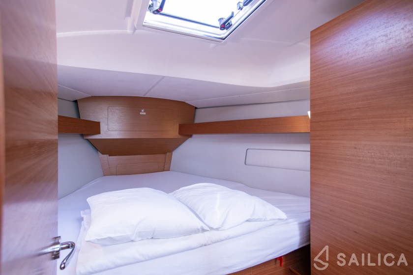 Dufour 382 GL - Yacht Charter Sailica