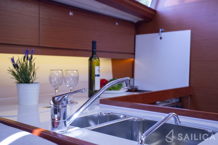 Dufour 412 GL - Yacht Charter Sailica