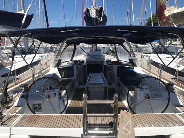 Oceanis 45 - Yacht Charter Sailica