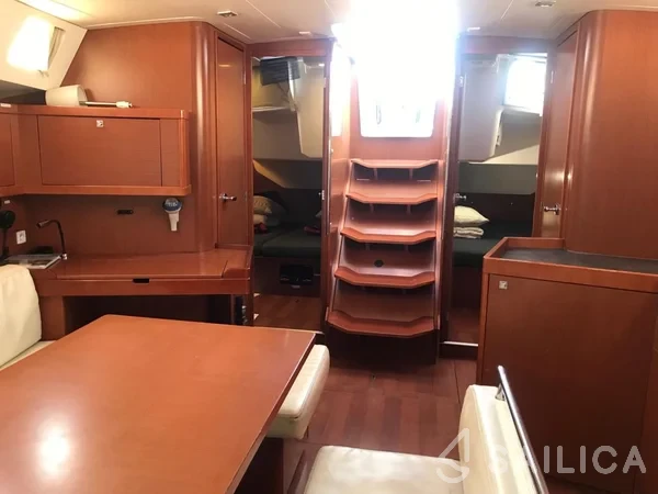 Oceanis 45 - Yacht Charter Sailica