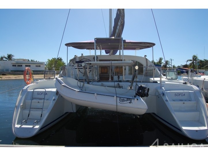 Lagoon 410 - Yacht Charter Sailica