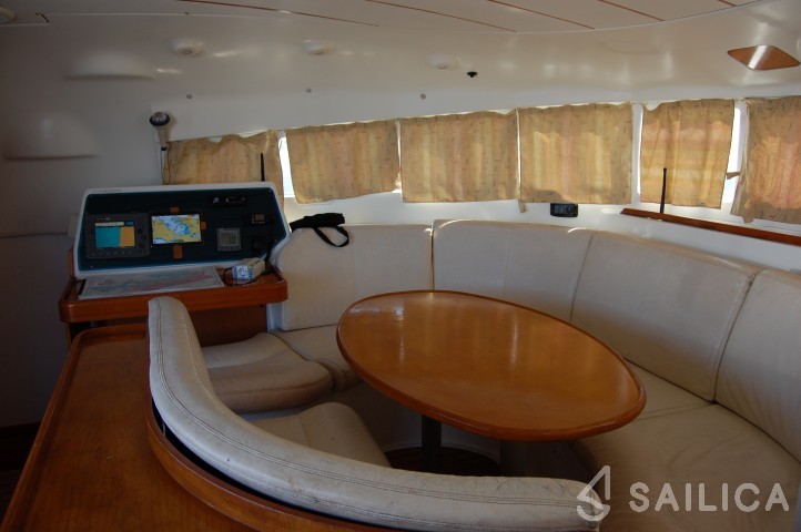 Lagoon 410 - Yacht Charter Sailica