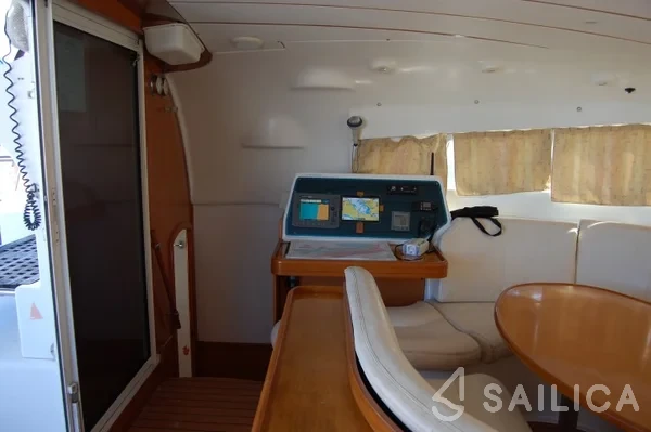 Lagoon 410 - Yacht Charter Sailica