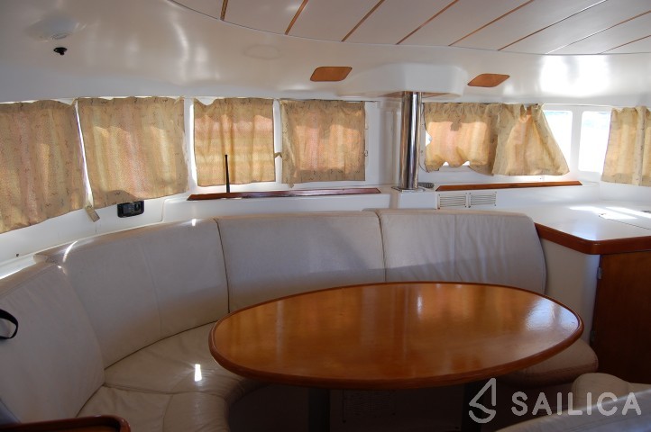 Lagoon 410 - Yacht Charter Sailica