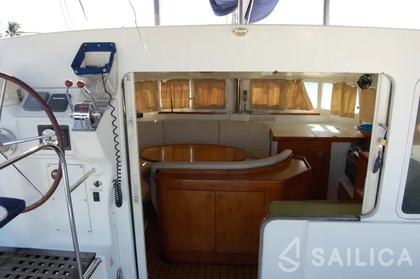 Lagoon 410 - Yacht Charter Sailica