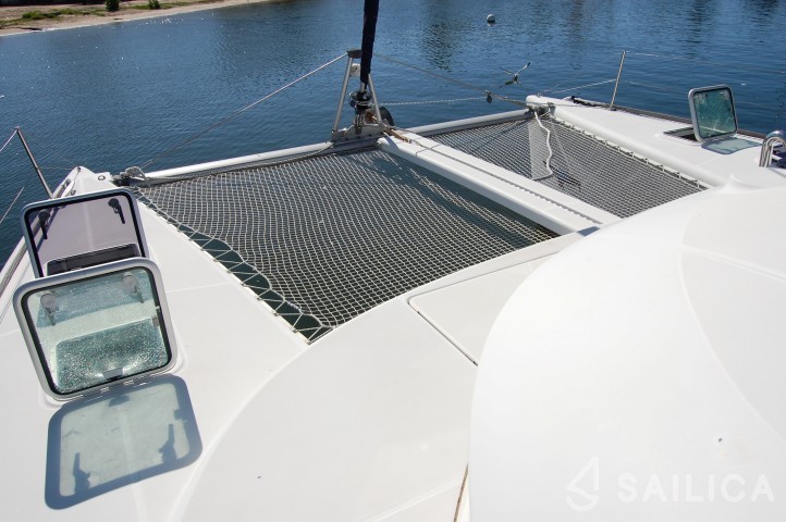 Lagoon 410 - Yacht Charter Sailica