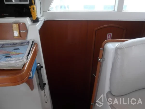 Lagoon 380 - Yacht Charter Sailica
