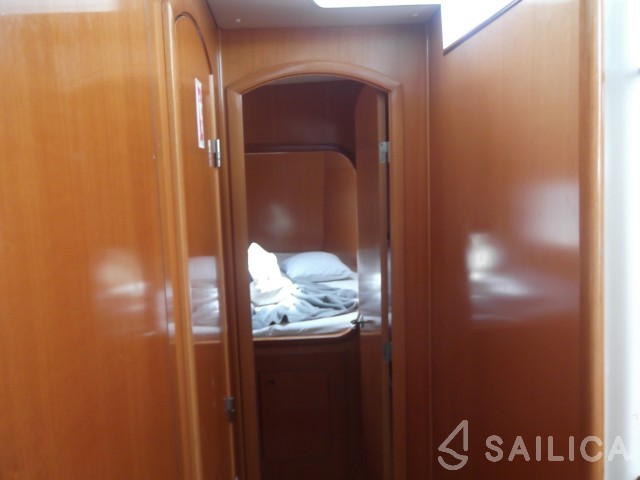 Lagoon 380 - Yacht Charter Sailica