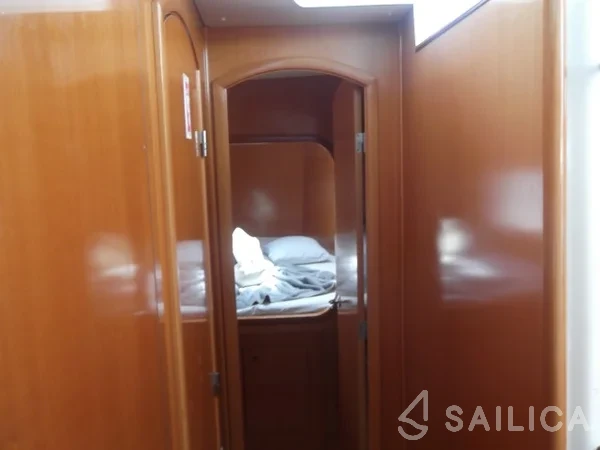 Lagoon 380 - Yacht Charter Sailica
