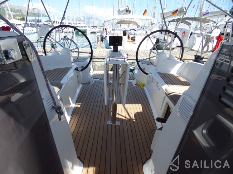 Sun Odyssey 389 - Yacht Charter Sailica