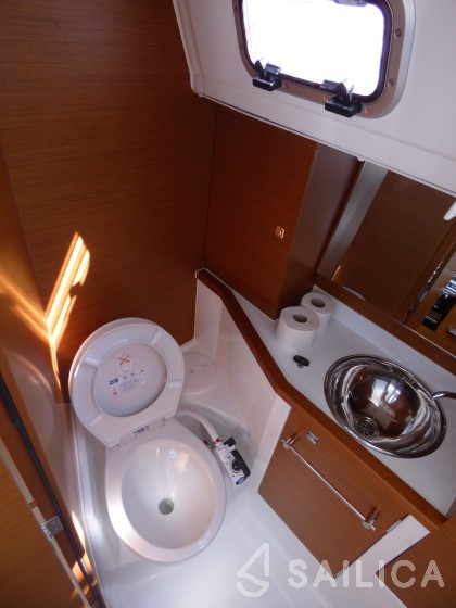 Sun Odyssey 389 - Yacht Charter Sailica