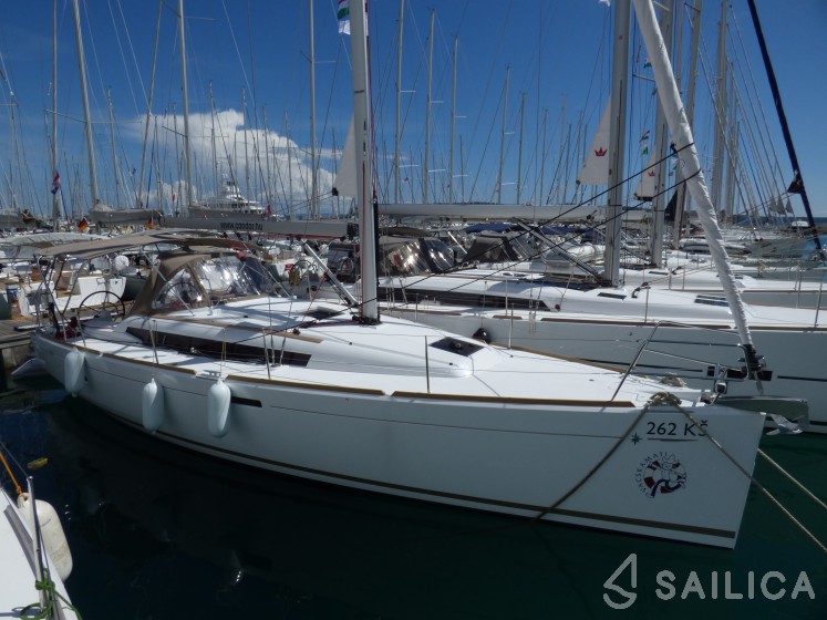 Sun Odyssey 389 - Yacht Charter Sailica