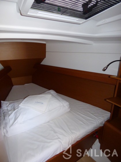 Sun Odyssey 389 - Yacht Charter Sailica