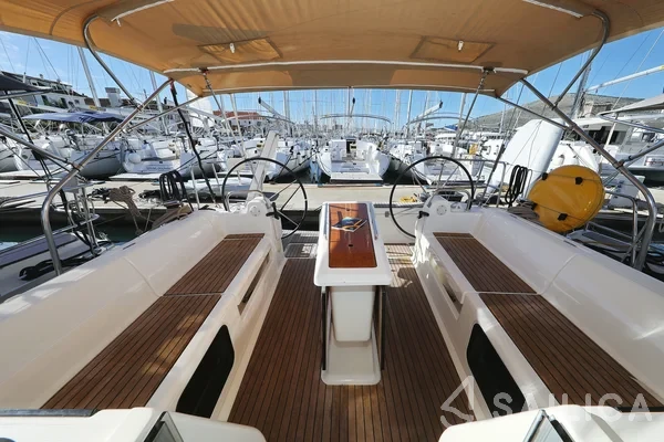 Dufour 412 GL - Yacht Charter Sailica