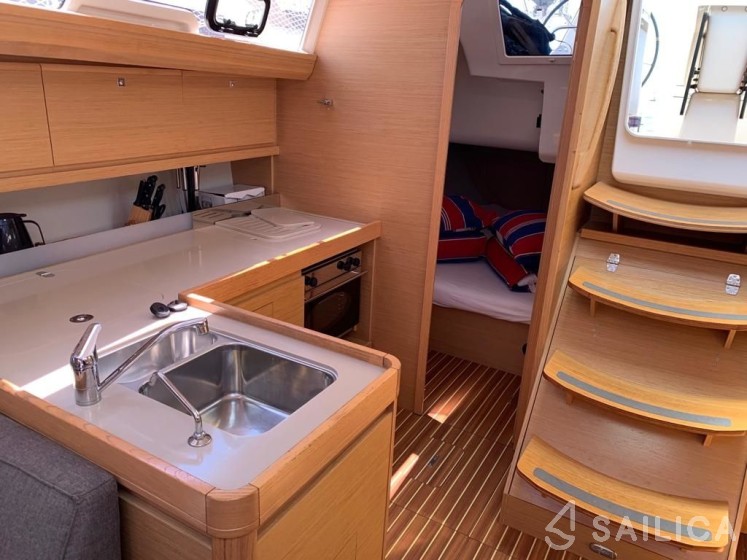 Dufour 412 GL - Yacht Charter Sailica