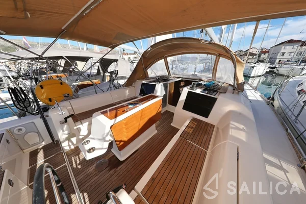 Dufour 412 GL - Yacht Charter Sailica