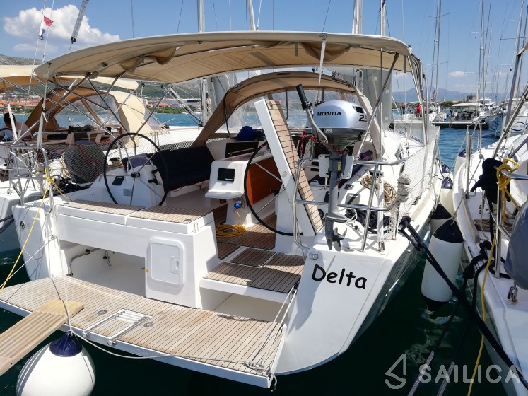 Dufour 412 GL - Yacht Charter Sailica