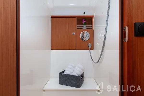 Bavaria 51 Cruiser - Yacht Charter Sailica