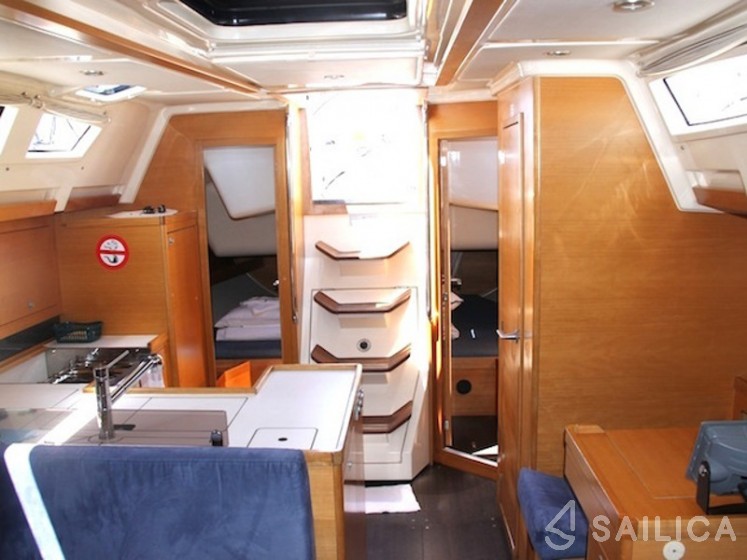 Elan 410 - Yacht Charter Sailica