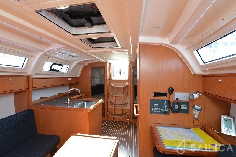 Bavaria Cruiser 37 - Yacht Charter Sailica