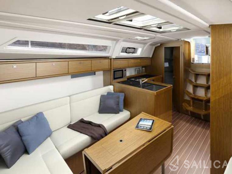 Bavaria Cruiser 37 - Yacht Charter Sailica