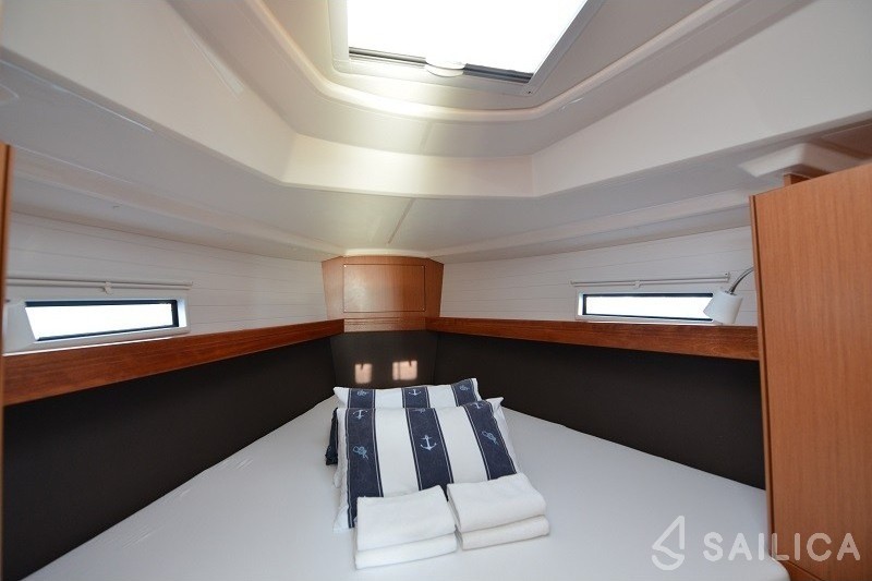 Bavaria Cruiser 37 - Yacht Charter Sailica