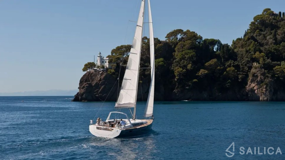 Oceanis 48 - Yacht Charter Sailica