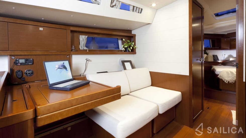Oceanis 48 - Yacht Charter Sailica