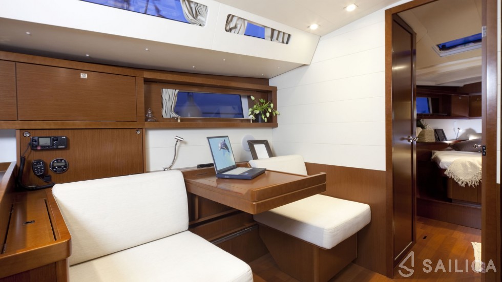 Oceanis 48 - Yacht Charter Sailica