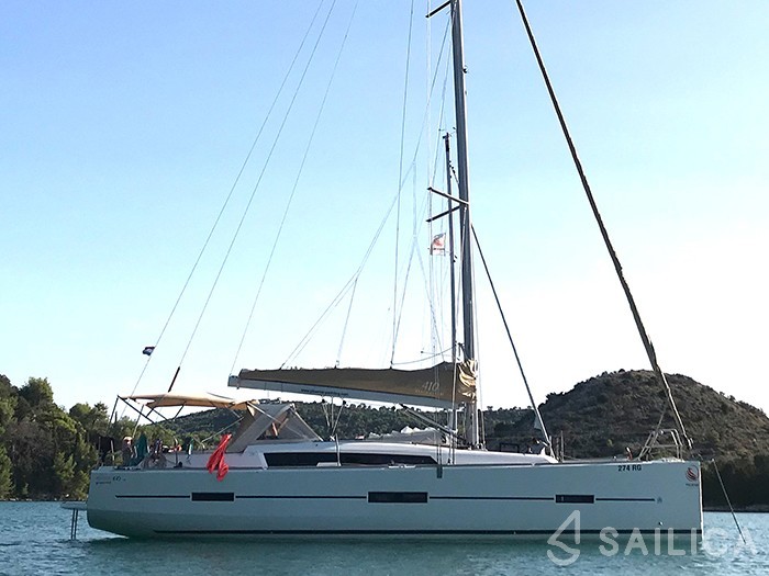 Dufour 410 GL - Yacht Charter Sailica