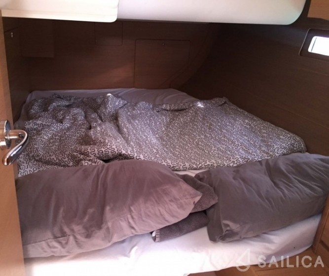 Dufour 410 GL - Yacht Charter Sailica