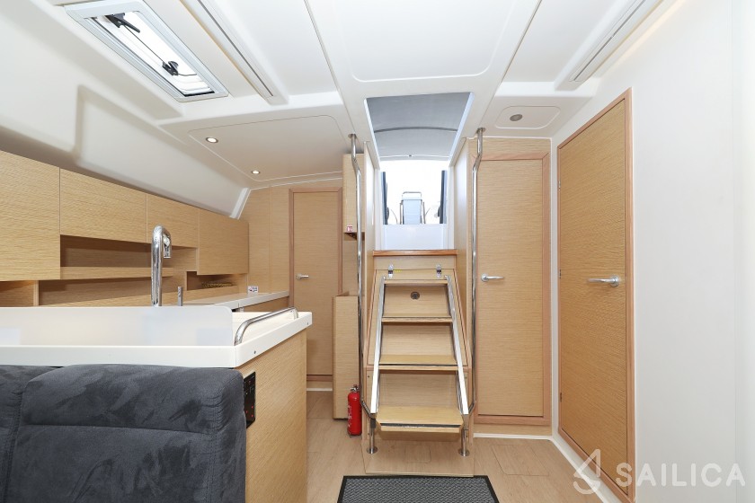 Hanse 458 - Yacht Charter Sailica