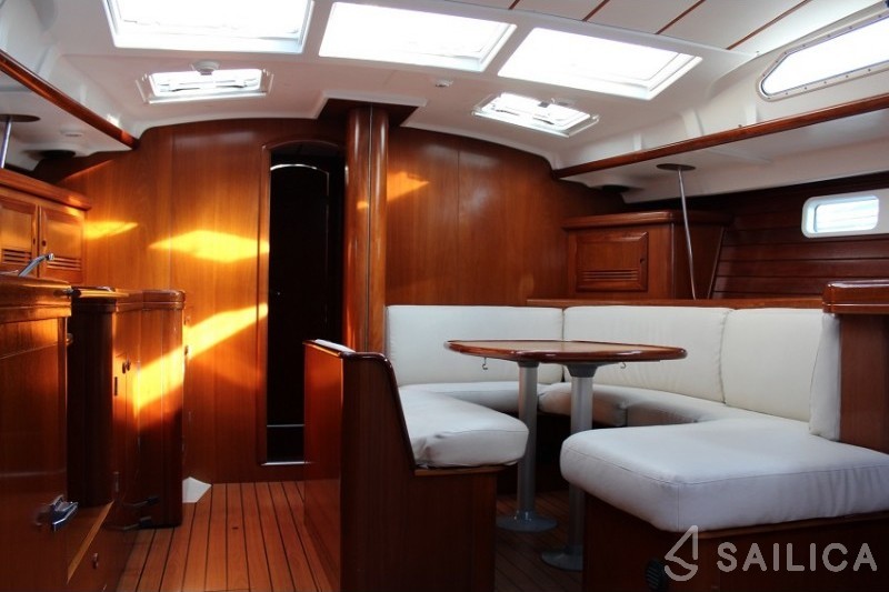 Oceanis 473 - Yacht Charter Sailica