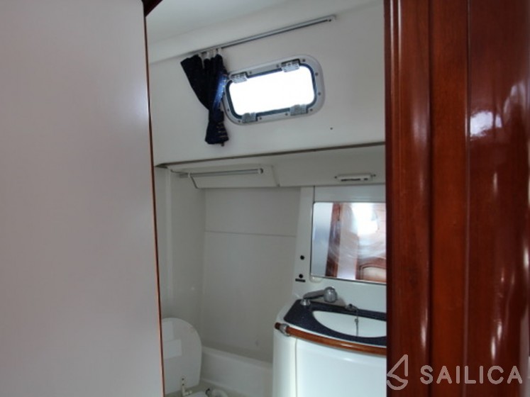 Oceanis 473 - Yacht Charter Sailica