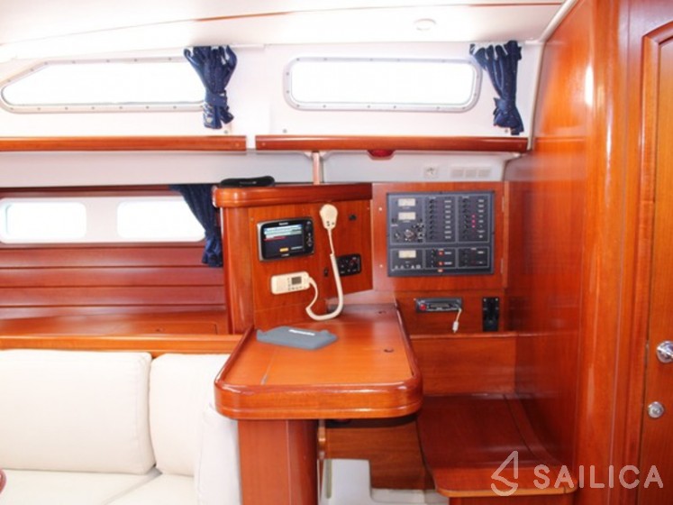 Oceanis 473 - Yacht Charter Sailica