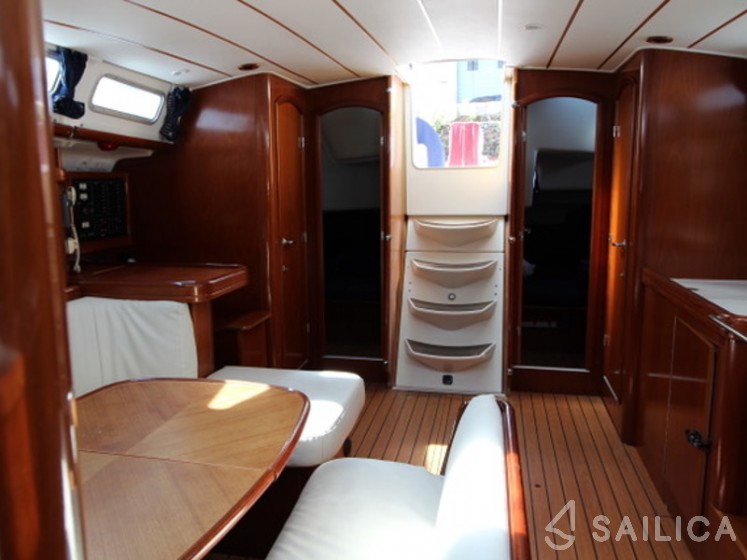 Oceanis 473 - Yacht Charter Sailica