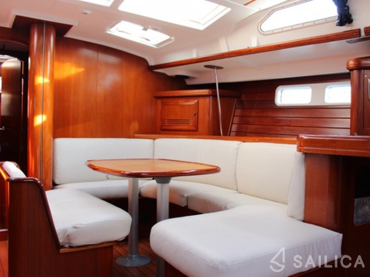 Oceanis 473 - Yacht Charter Sailica