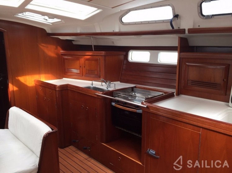 Oceanis 473 - Yacht Charter Sailica