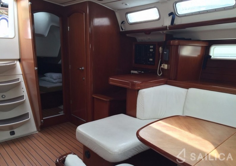 Oceanis 473 - Yacht Charter Sailica