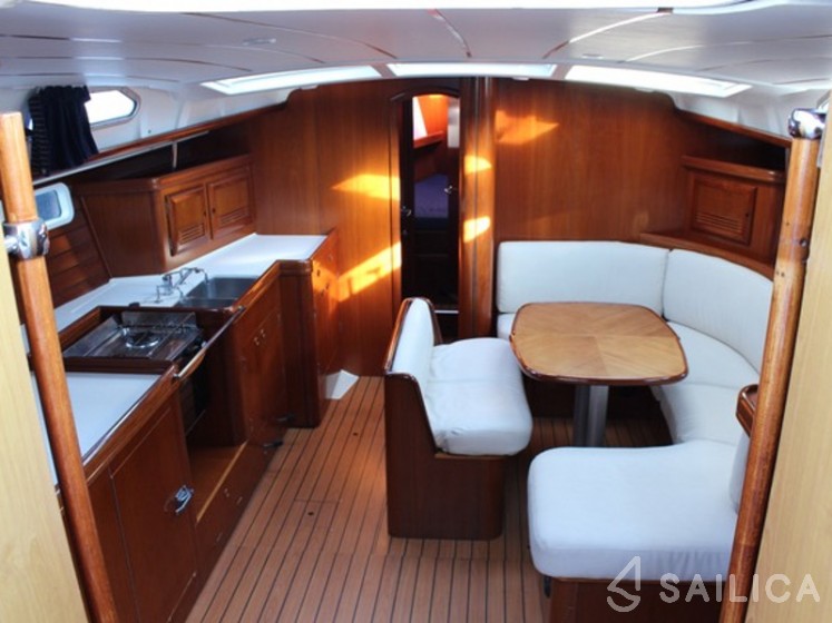 Oceanis 473 - Yacht Charter Sailica