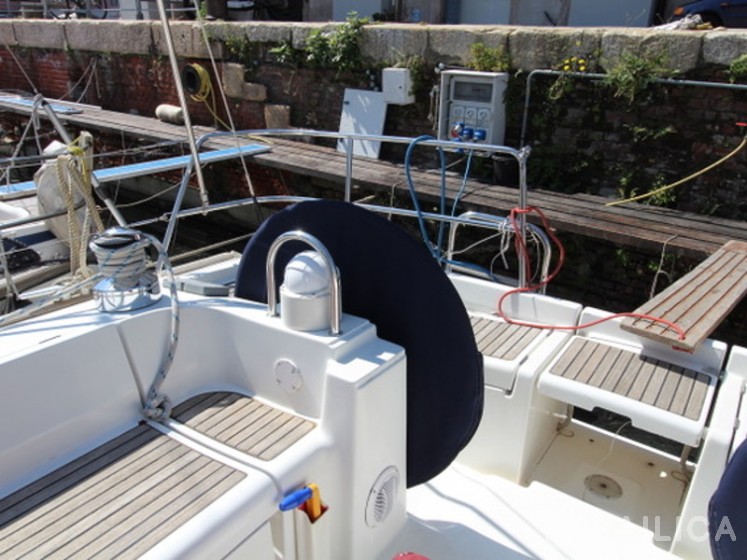 Oceanis 473 - Yacht Charter Sailica