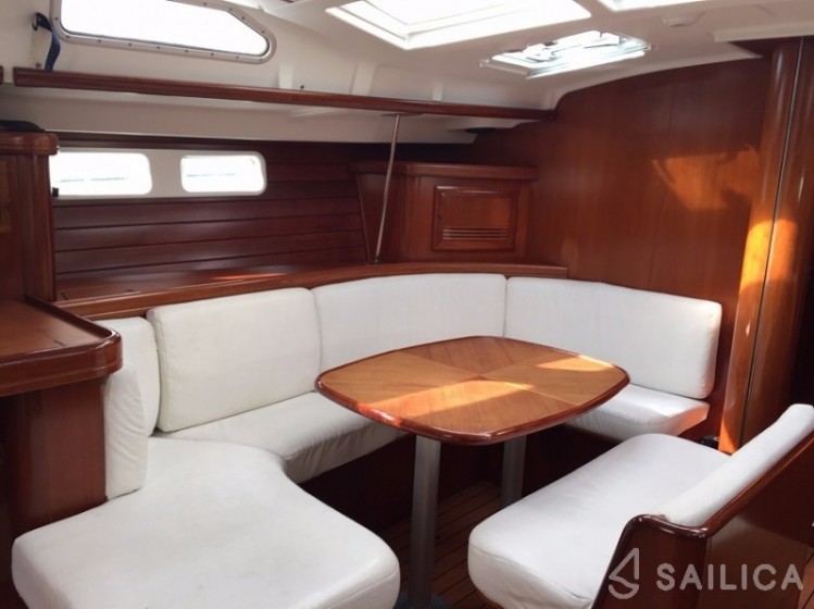 Oceanis 473 - Yacht Charter Sailica