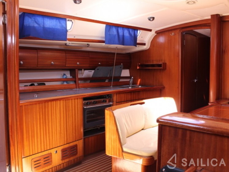 Bavaria 44 - Yacht Charter Sailica