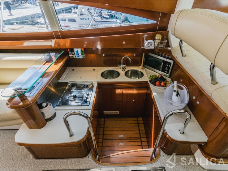 Prestige 46 Fly - Yacht Charter Sailica
