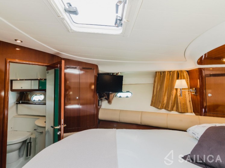 Prestige 46 Fly - Yacht Charter Sailica