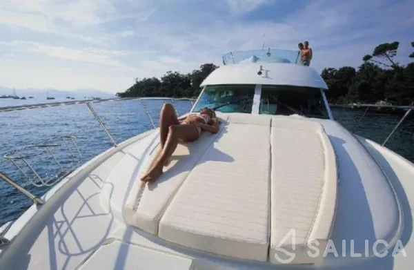 Prestige 46 Fly - Yacht Charter Sailica