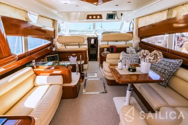 Prestige 46 Fly - Yacht Charter Sailica