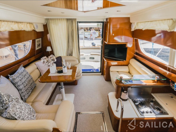 Prestige 46 Fly - Yacht Charter Sailica